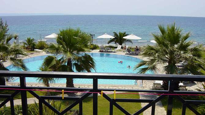 Acrotel Lily Ann Beach-mei 2025