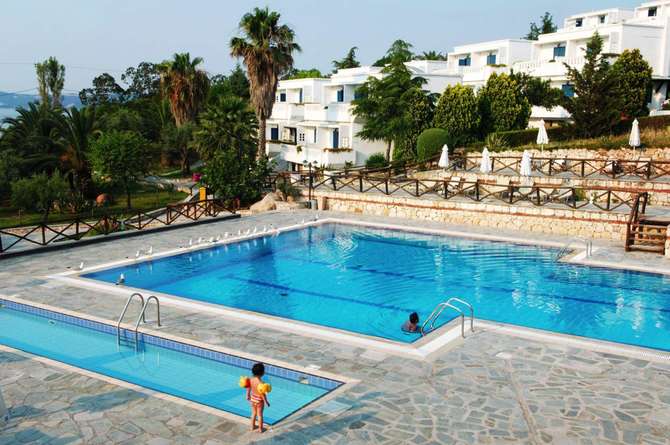Agionissi Resort-mei 2025