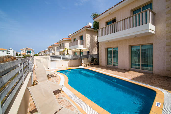 Amadora Luxury Villas-april 2024