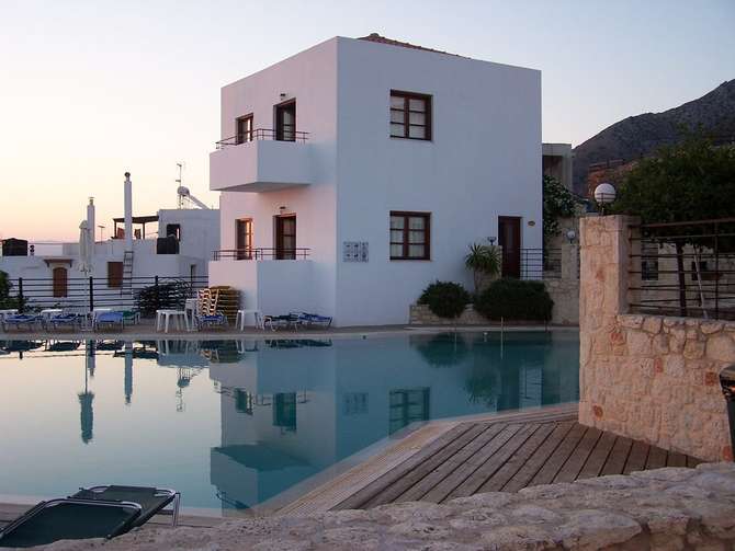 Amazones Village Suites-mei 2025