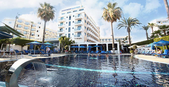 Anonymous Beach Hotel-mei 2025