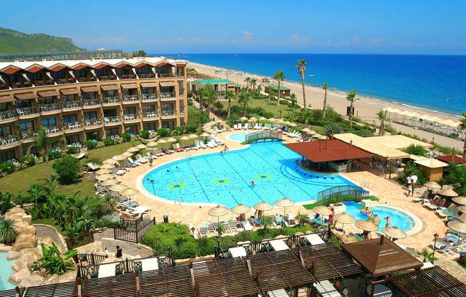 Armas Labada Hotel-mei 2025