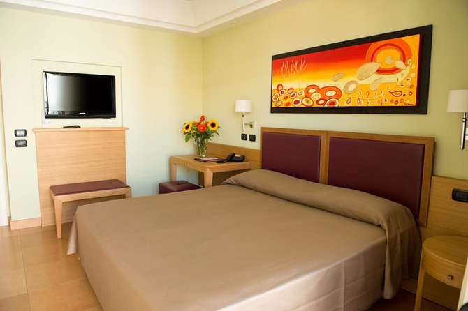 Artemis Hotel-mei 2025