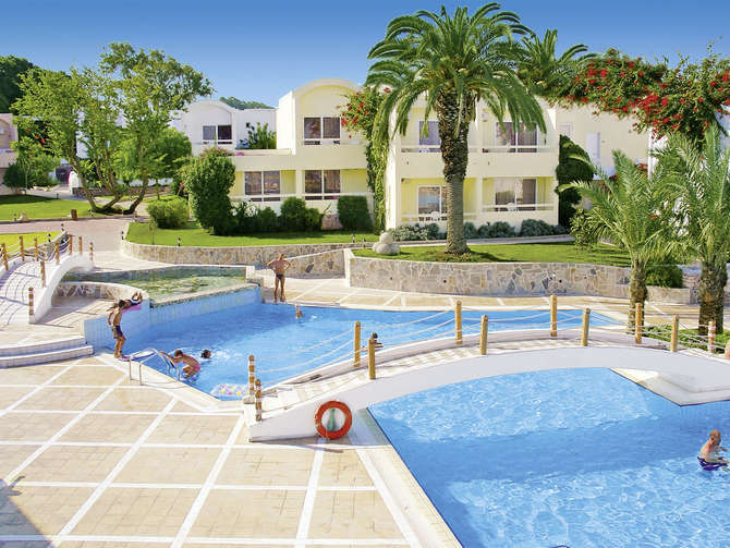 Avra Beach Resort-mei 2025