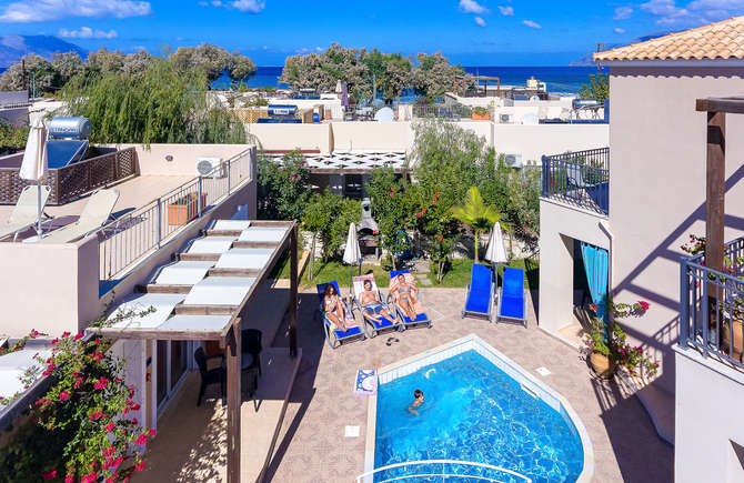 Azure Beach Villas-mei 2025