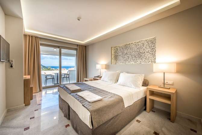 Azure Resort-mei 2025