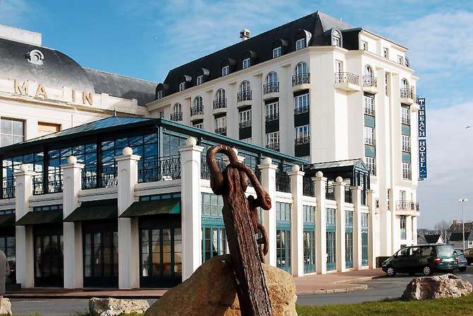 Beach Hotel De Trouville-mei 2025