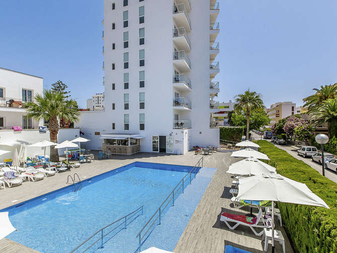 Blue Sea Cala Millor-mei 2025