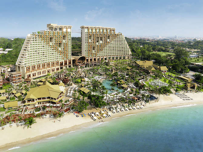 Centara Grand Mirage Beach Resort Pattaya-april 2024