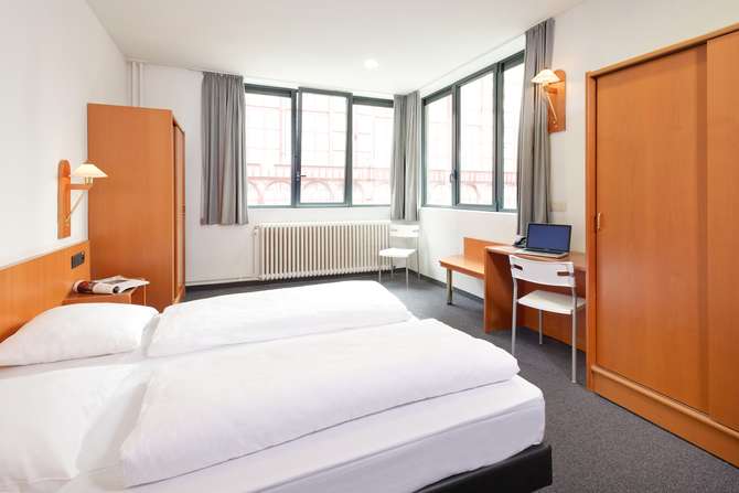 Century Hotel-juni 2025