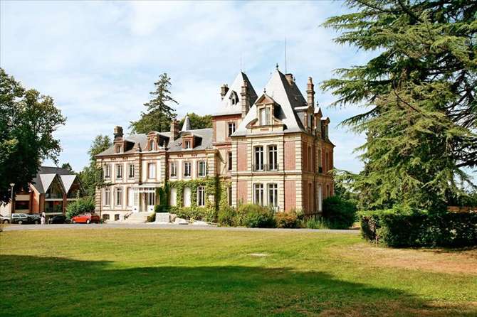 Chateau De Pretreville-april 2024