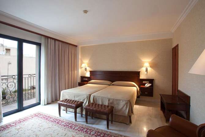 Continental Hotel-mei 2025