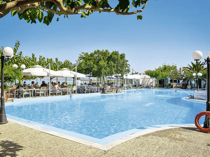 Corissia Beach-mei 2025