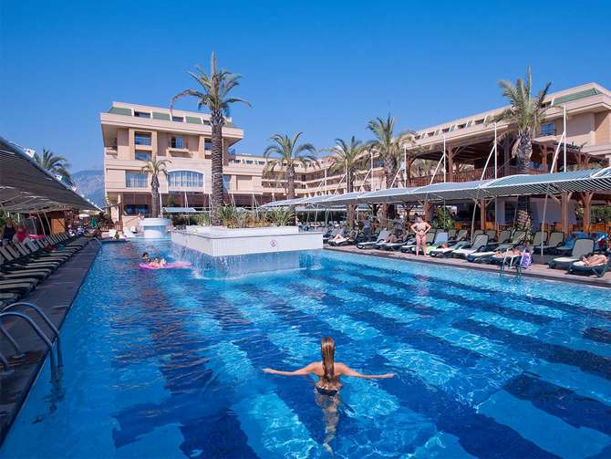 Crystal De Luxe Resort Spa-mei 2025