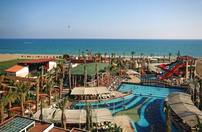 Crystal Family Resort Spa-mei 2025