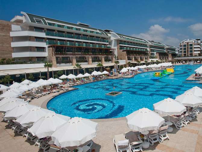 Crystal Waterworld Resort Spa-mei 2025
