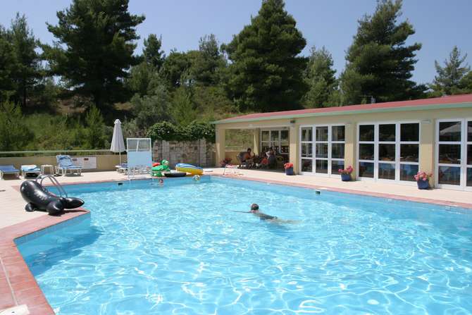 Daphne Holiday Club-mei 2025