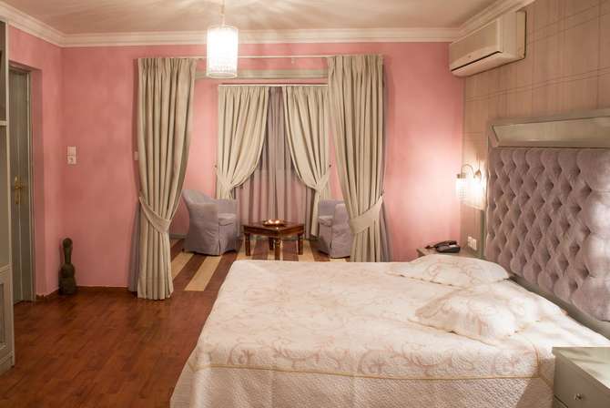 Delphi Art Hotel-mei 2025