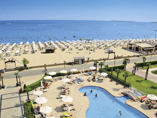 Evrika Beach Club Hotel-maart 2024