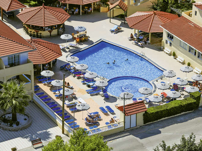Fantasy Hotel-mei 2025