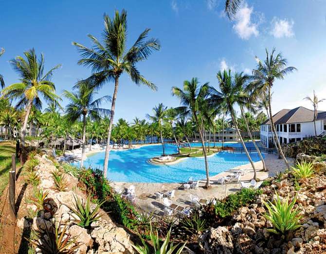 Flamingo Beach Resort-april 2024