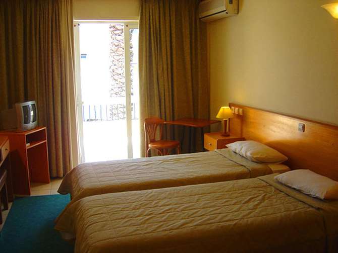 Flisvos Hotel-mei 2025