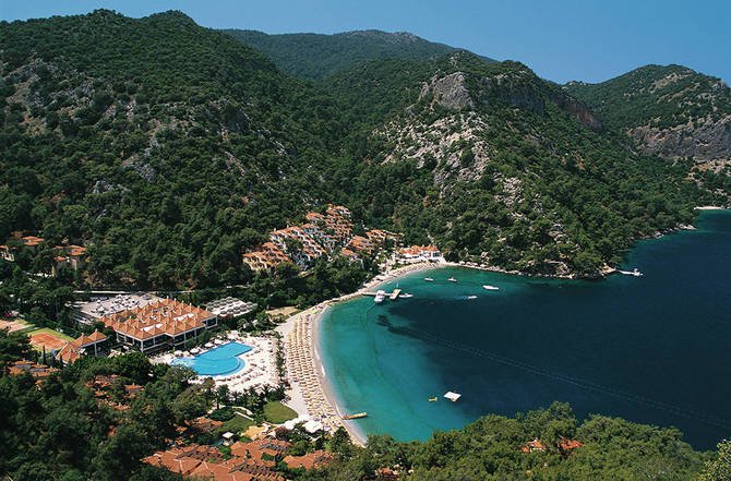 Hillside Beach Club-mei 2025
