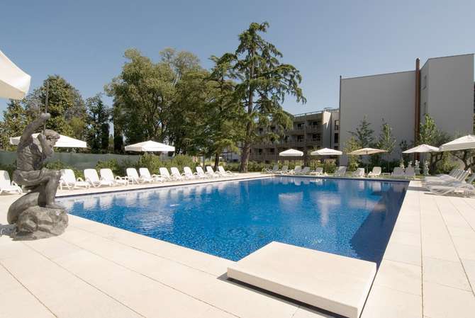 Hotel Acquaviva Del Garda-mei 2025