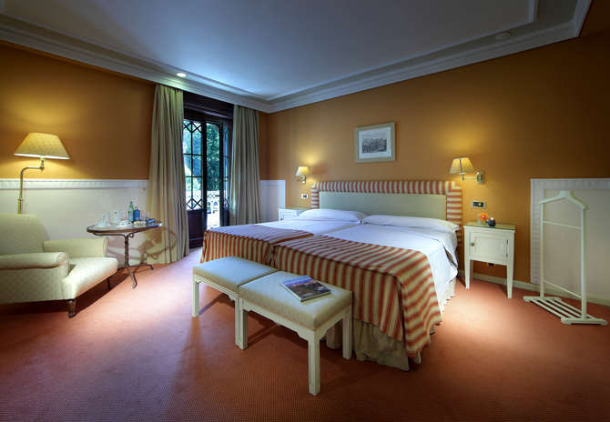 Hotel Alhambra Palace-april 2024