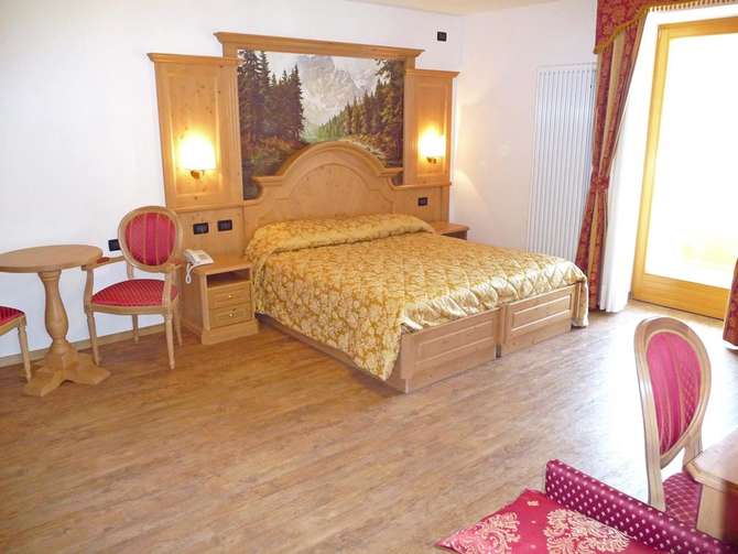 Hotel Almazzago-mei 2025
