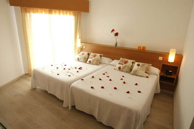 Hotel Alone-mei 2025