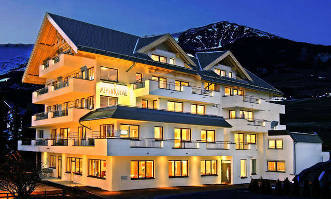 Hotel Alpenroyal-april 2024