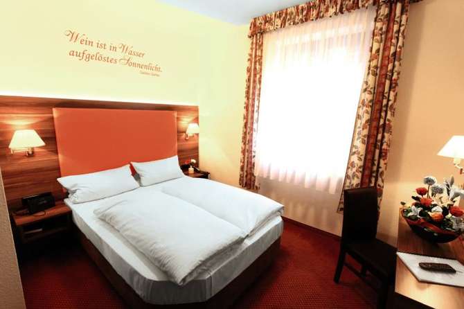 Hotel Altdeutsche Weinstube-mei 2025