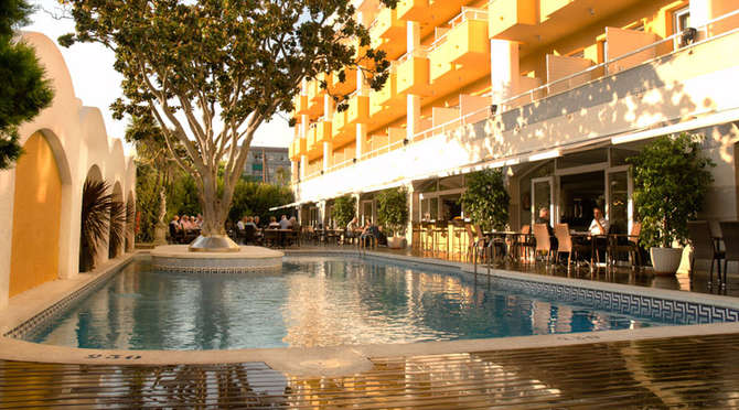Hotel Augusta Club-mei 2025
