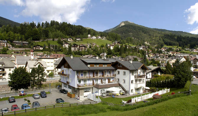 Hotel Cosmea-mei 2025