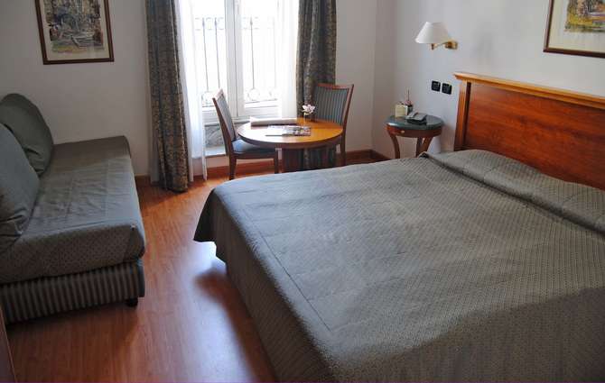 Hotel Diplomatic-mei 2025