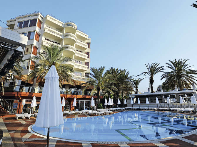 Hotel Elegance-mei 2025