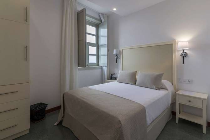 Hotel Holiday Time-mei 2025