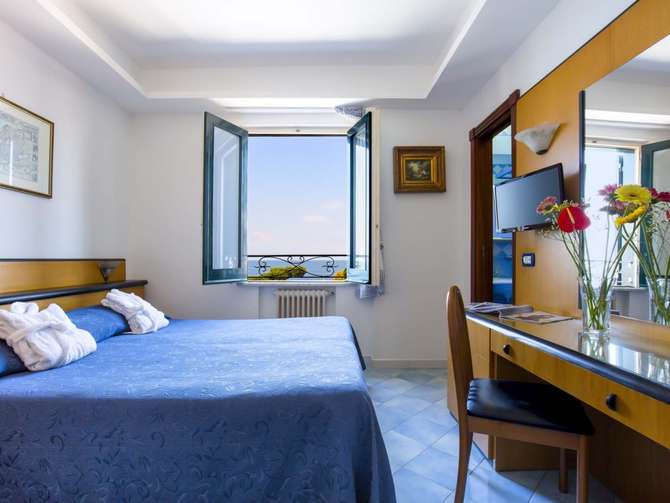 Hotel Il Faro-april 2024
