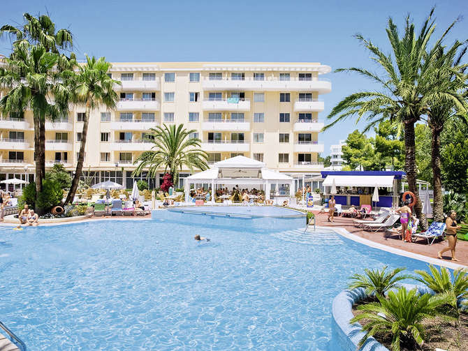 Hotel Ivory Playa-april 2024