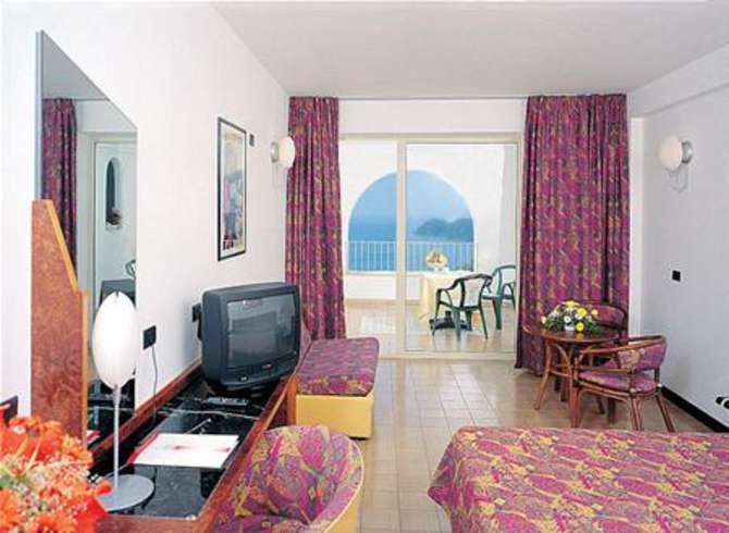 Hotel Le Terrazze-mei 2025