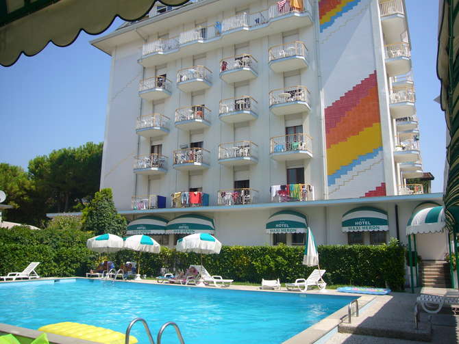 Hotel Maxiheron-mei 2025