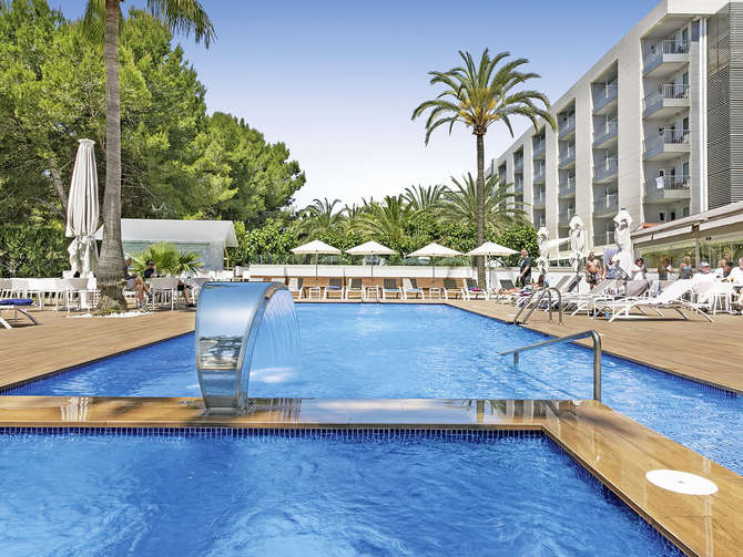 Hotel Metropolitan Playa-april 2024