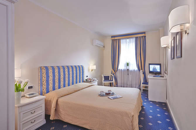 Hotel Napoleon-mei 2025