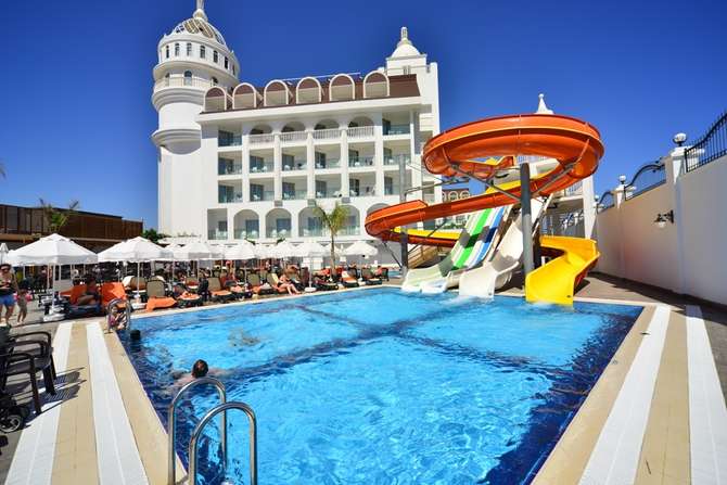 Hotel Side Crown Serenity-mei 2025