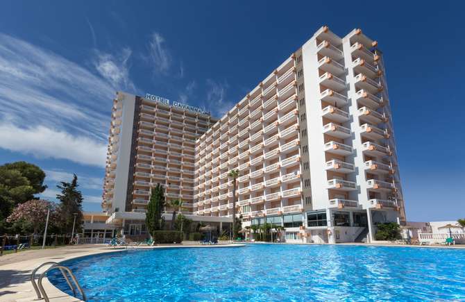 Izan Cavanna Hotel-mei 2025