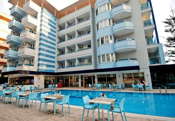 Kleopatra Ramira Hotel-mei 2025