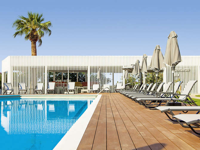 Kriamos Blue Hotel-mei 2025