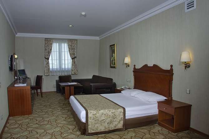 Lady Diana Hotel-mei 2025