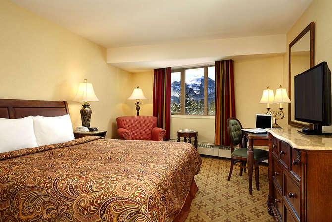 Lake Louise Inn-maart 2024